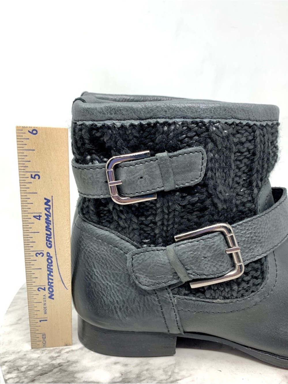 Skechers Stagecoach Gray Cable Knit Leather Buckle Detail Ankle Boots 8 Comfy - Picture 15 of 16